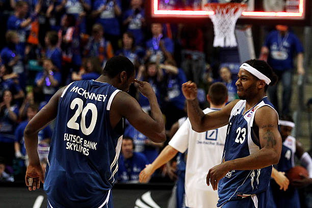 克罗斯等中 克罗斯等中