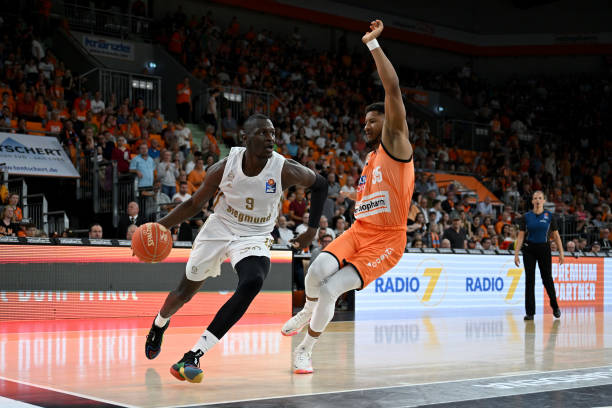 交手中一直 交手中一直