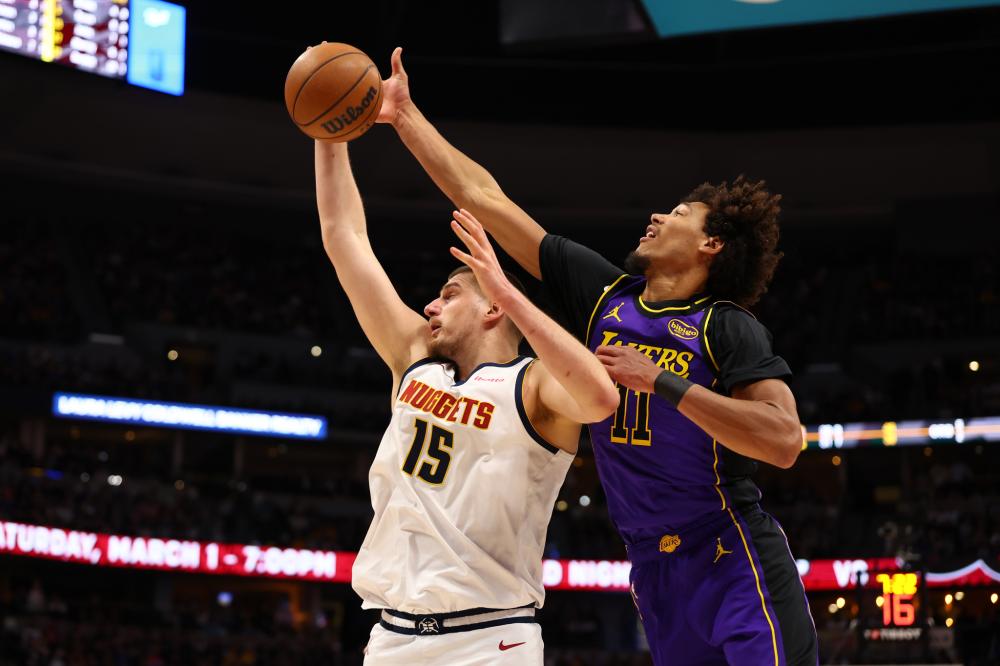 仅牵动着球 仅牵动着球