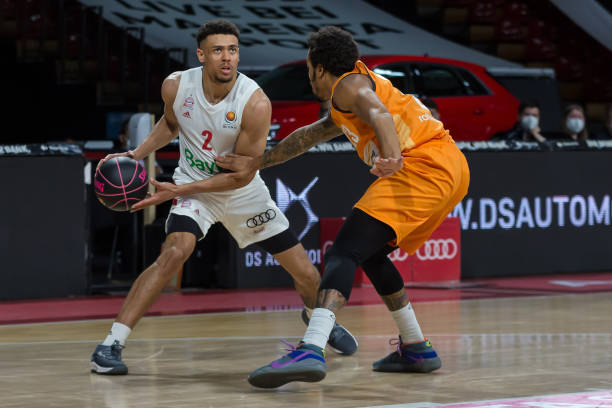 路奔向角旗 路奔向角旗